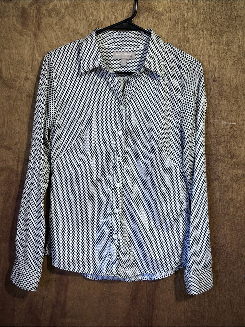 Banana Republic Women's Black and White Geometric Button-Down Shirt